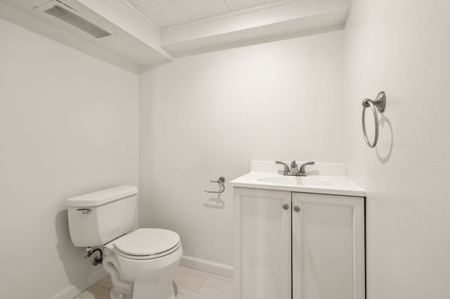 26 Elliott St, Reading, MA 01867