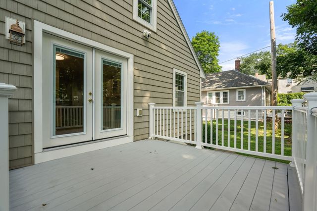 26 Elliott St, Reading, MA 01867