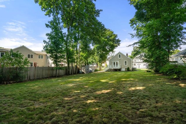 26 Elliott St, Reading, MA 01867