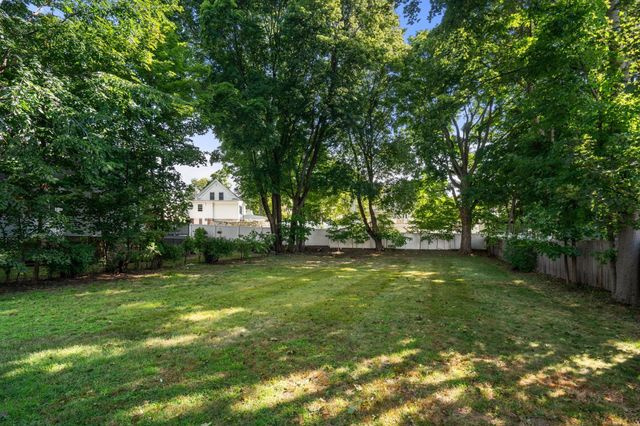 26 Elliott St, Reading, MA 01867