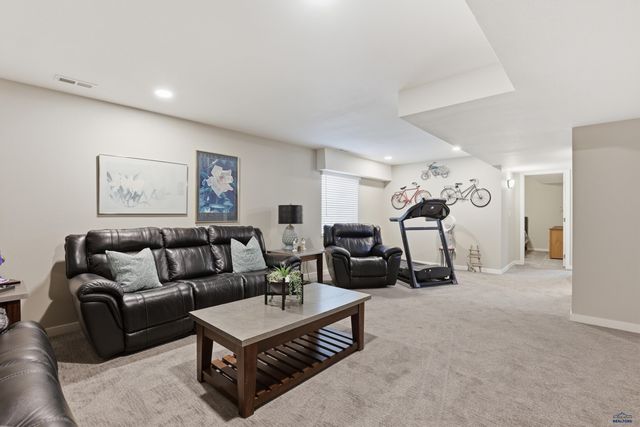 5808 DERRINGER RD, Rapid City, SD 57703