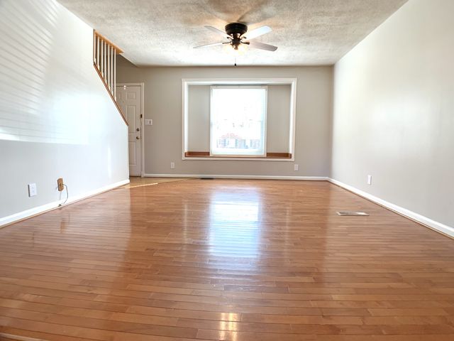 219 Jim Thorpe Dr, Clarksville, TN 37042