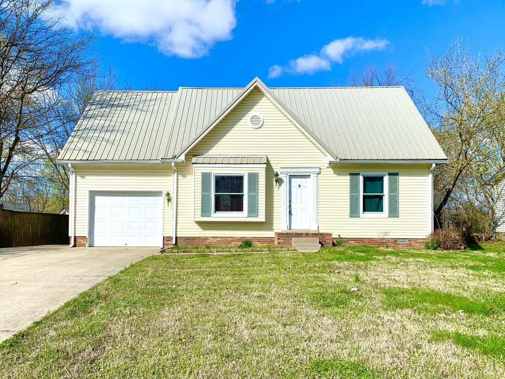 219 Jim Thorpe Dr, Clarksville, TN 37042