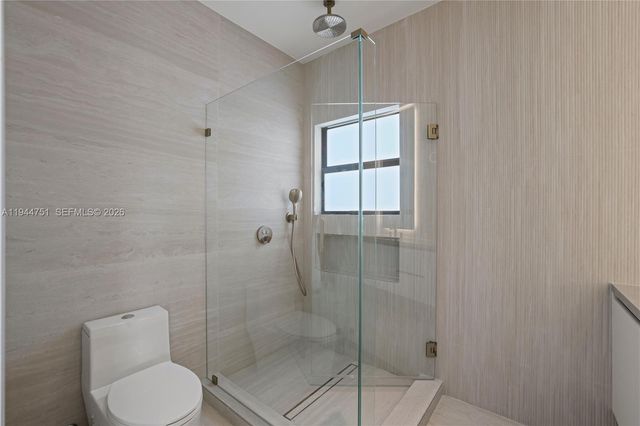 3187 SW 23rd St B, Miami, FL 33145