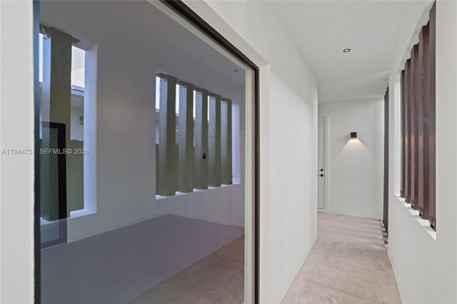 3187 SW 23rd St B, Miami, FL 33145