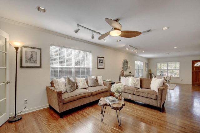 1909 WINSTED LN, Austin, TX 78703