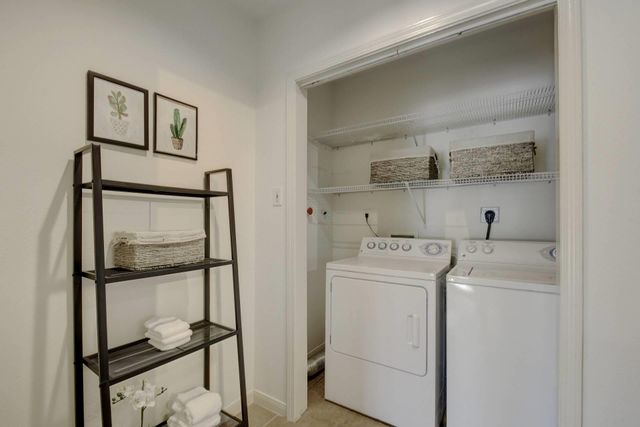 1909 WINSTED LN, Austin, TX 78703