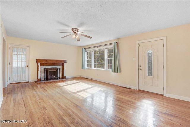 407 S Jefferson Avenue, Goldsboro, NC 27530