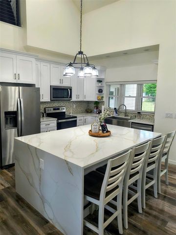 1070 LAKE ARIANA BOULEVARD, Auburndale, FL 33823