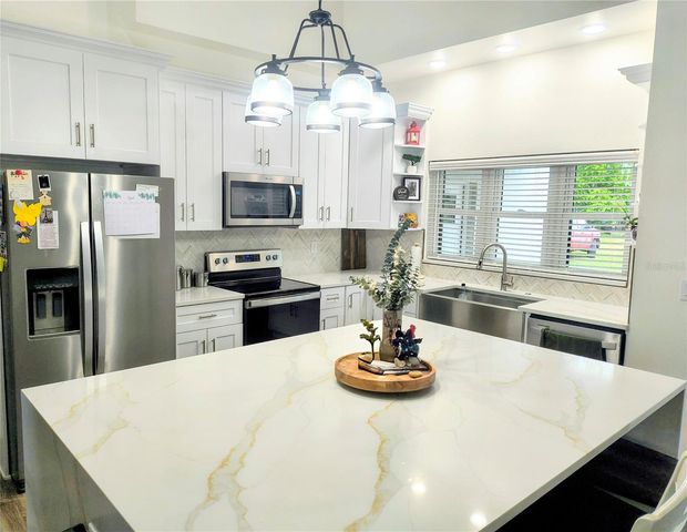1070 LAKE ARIANA BOULEVARD, Auburndale, FL 33823