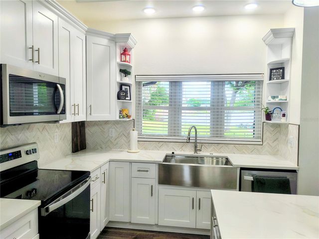 1070 LAKE ARIANA BOULEVARD, Auburndale, FL 33823