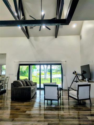 1070 LAKE ARIANA BOULEVARD, Auburndale, FL 33823
