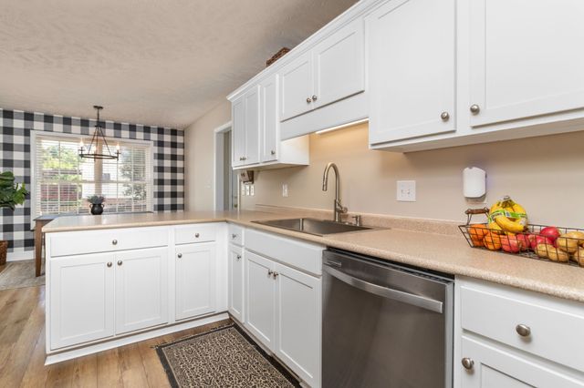 3572 Rabbit Run Trl, Adams, TN 37010