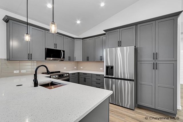 3941 SADDLEBACK LN, Cheyenne, WY 82001