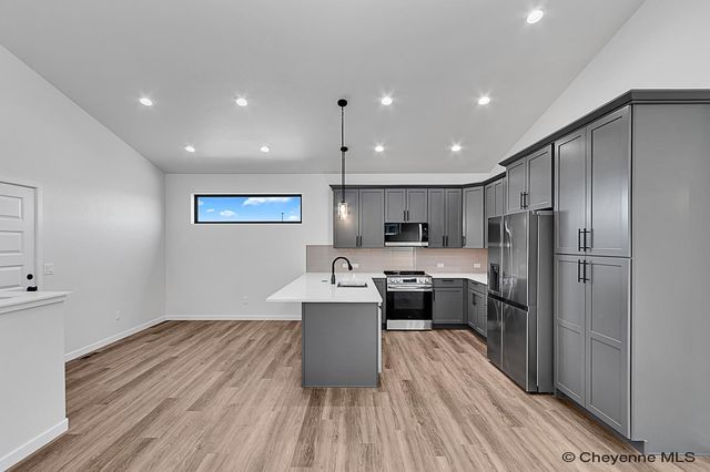 3941 SADDLEBACK LN, Cheyenne, WY 82001