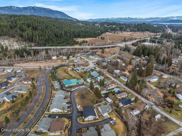 407 Becker LN, Dover, ID 83825