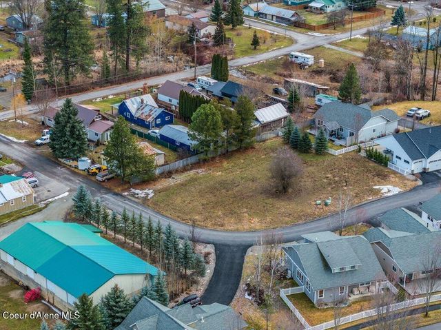 407 Becker LN, Dover, ID 83825