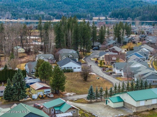 407 Becker LN, Dover, ID 83825