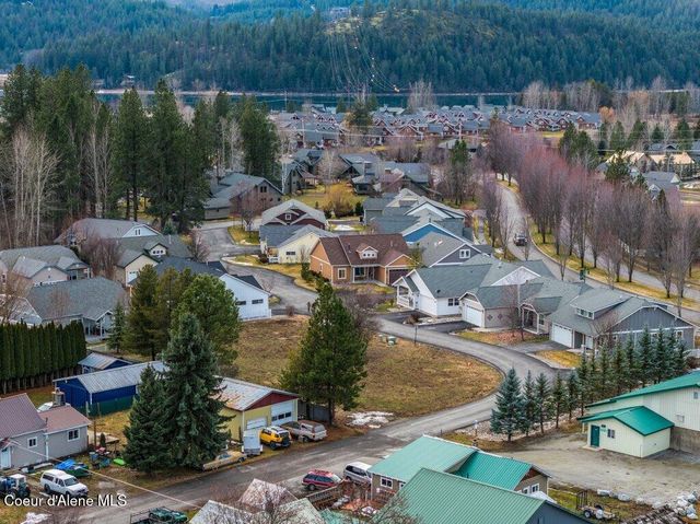 407 Becker LN, Dover, ID 83825
