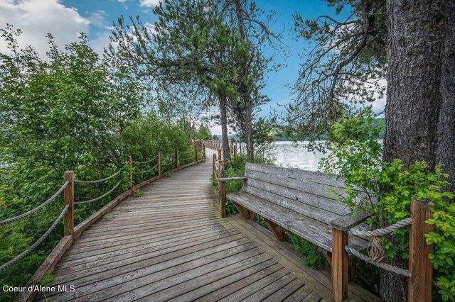 407 Becker LN, Dover, ID 83825