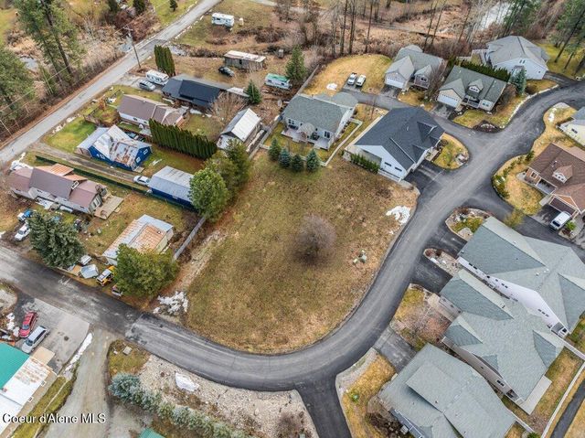 407 Becker LN, Dover, ID 83825