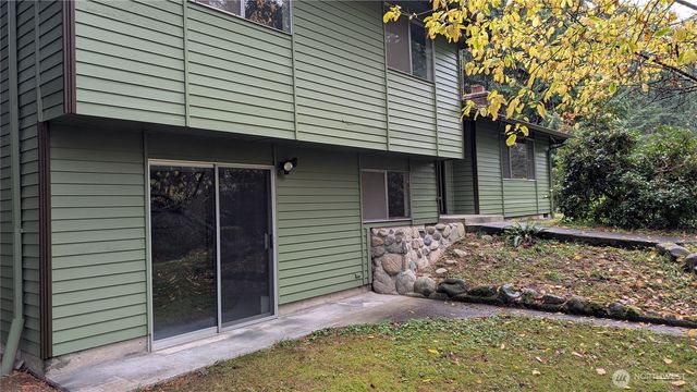 16826 41st Street E, Lake Tapps, WA 98391