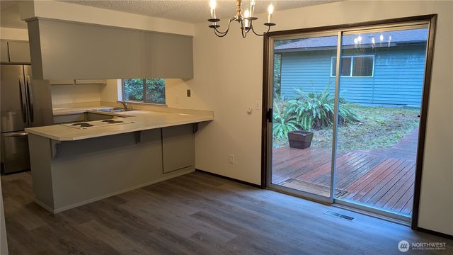 16826 41st Street E, Lake Tapps, WA 98391