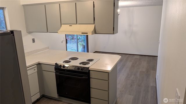 16826 41st Street E, Lake Tapps, WA 98391