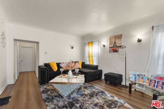 808 W Imperial Highway, Los Angeles, CA 90044