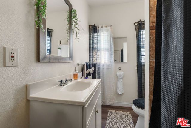 808 W Imperial Highway, Los Angeles, CA 90044