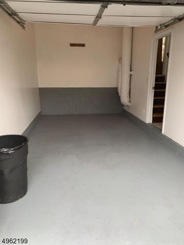 21 Holland St 21, Newark City, NJ 07103