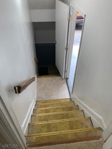 21 Holland St 21, Newark City, NJ 07103