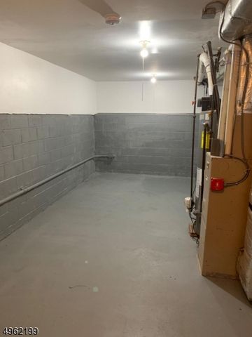 21 Holland St 21, Newark City, NJ 07103