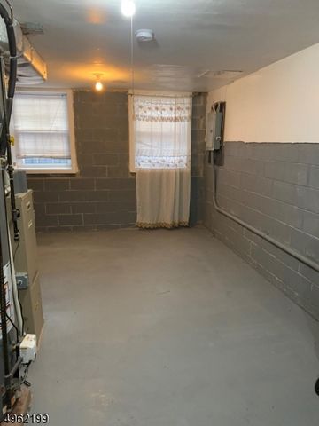 21 Holland St 21, Newark City, NJ 07103