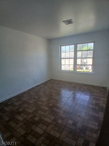 21 Holland St 21, Newark City, NJ 07103