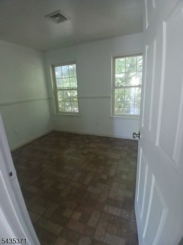 21 Holland St 21, Newark City, NJ 07103