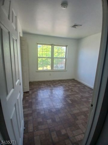 21 Holland St 21, Newark City, NJ 07103