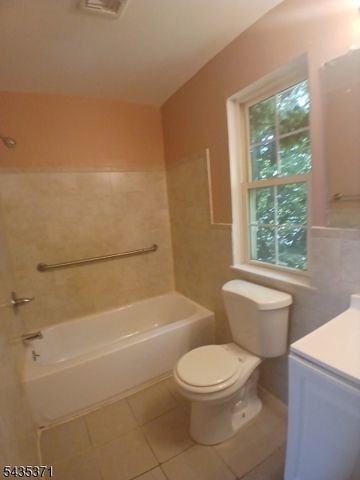 21 Holland St 21, Newark City, NJ 07103
