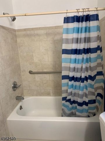 21 Holland St 21, Newark City, NJ 07103