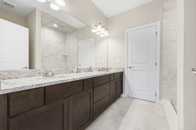 56663 Via Nesso Street, Macomb Twp, MI 48042