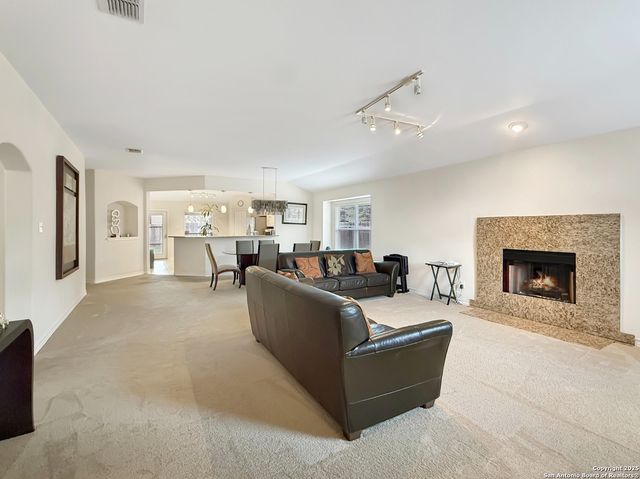 1123 Willow Knl, San Antonio, TX 78258