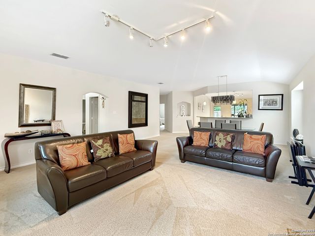 1123 Willow Knl, San Antonio, TX 78258