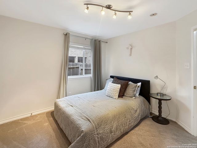 1123 Willow Knl, San Antonio, TX 78258