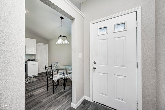 141 E Brixton Woods Drive, Pittsboro, IN 46167