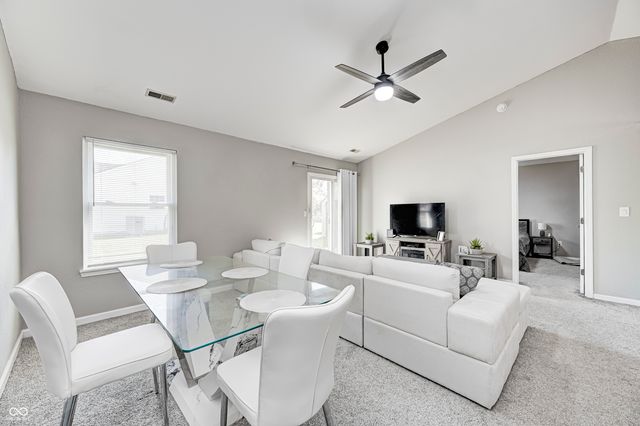 141 E Brixton Woods Drive, Pittsboro, IN 46167