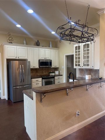 2524 Riders Way, Woodway, TX 76712