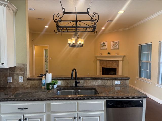 2524 Riders Way, Woodway, TX 76712