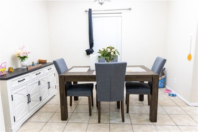 413 W Adams Avenue, Alton, TX 78573