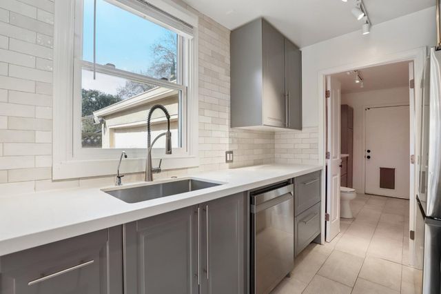 5535 8th Ave, Sacramento, CA 95820