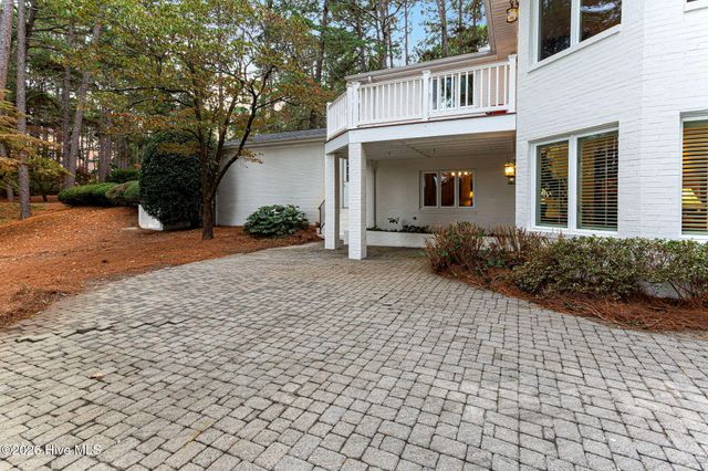 255 Lake Dornoch Drive, Pinehurst, NC 28374
